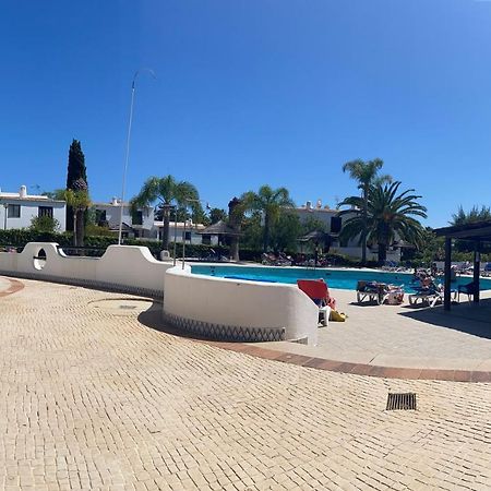 דירות Albufeira Sao Rafael Family Apartament מראה חיצוני תמונה