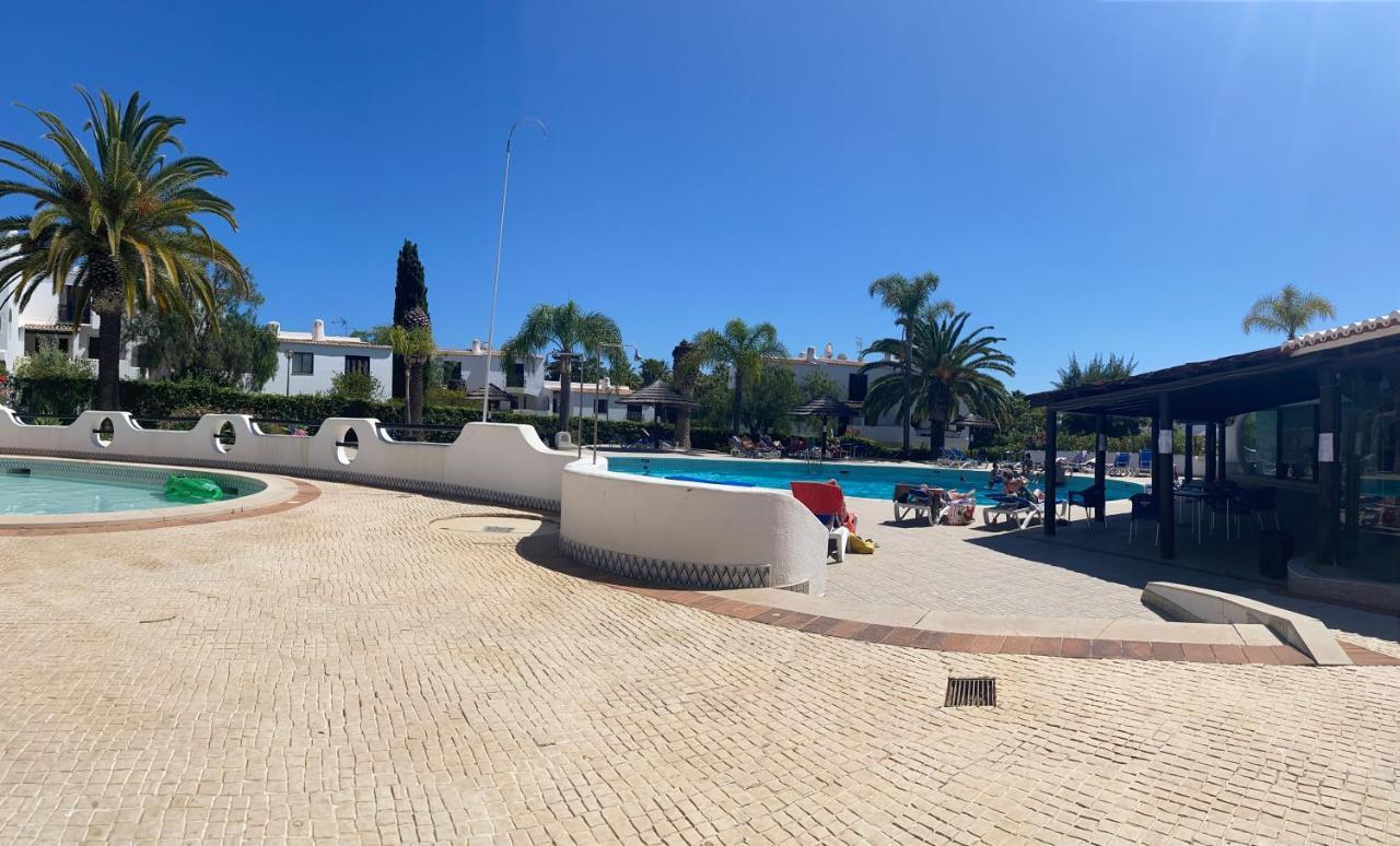 דירות Albufeira Sao Rafael Family Apartament מראה חיצוני תמונה